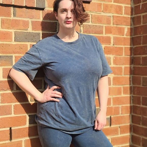 Set (shirt & pants) - Picture 3 of 3